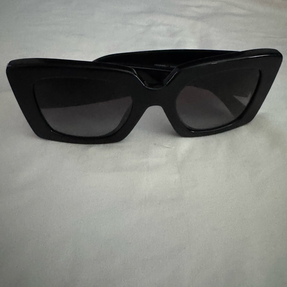 CHANEL Black Sunglasses with Gold Accents - Picture 3 of 8